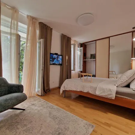 Laura Guest house