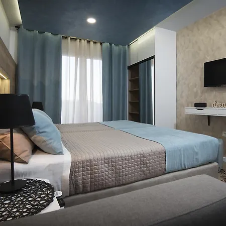 Laura Guest house